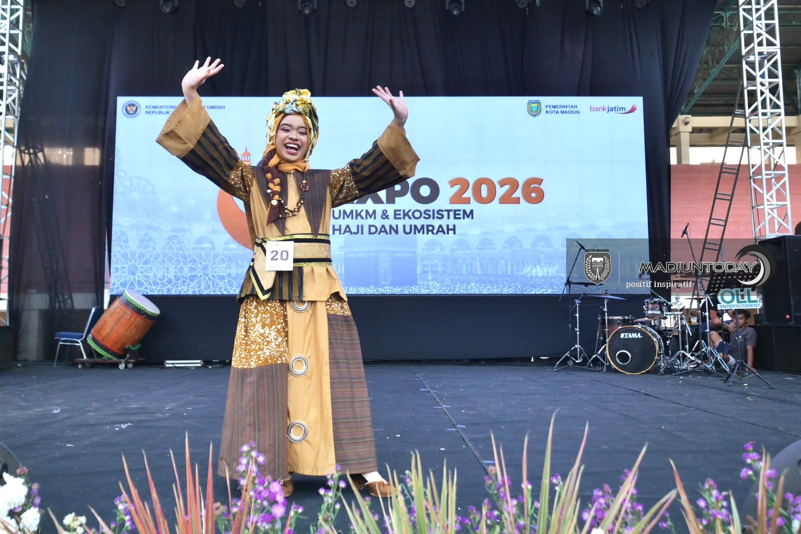 Foto 12 dari 15: Berbalut Gaya Islami, Batik Nusantara Sukses Curi Perhatian di Panggung Expo 2026 UMKM & Ekosistem Haji dan Umrah