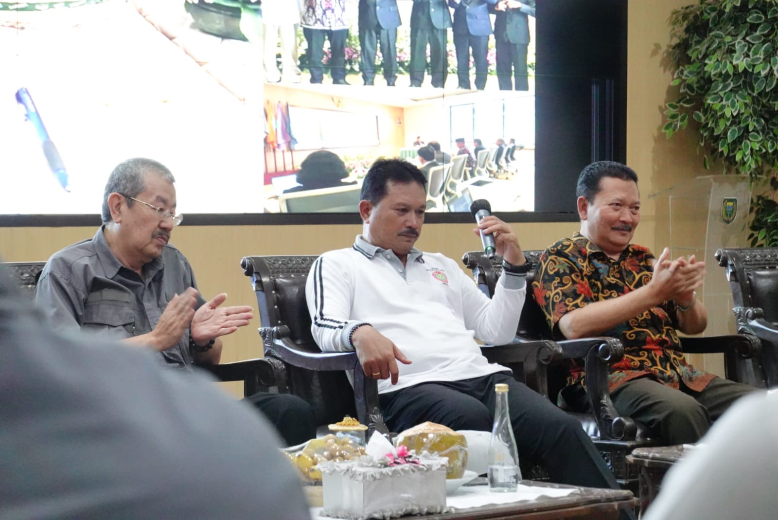 Foto 4 dari 6: Narsum FGD Tibumtranmas, Wali Kota Beri Arahan Jaga Kondusifitas Kota