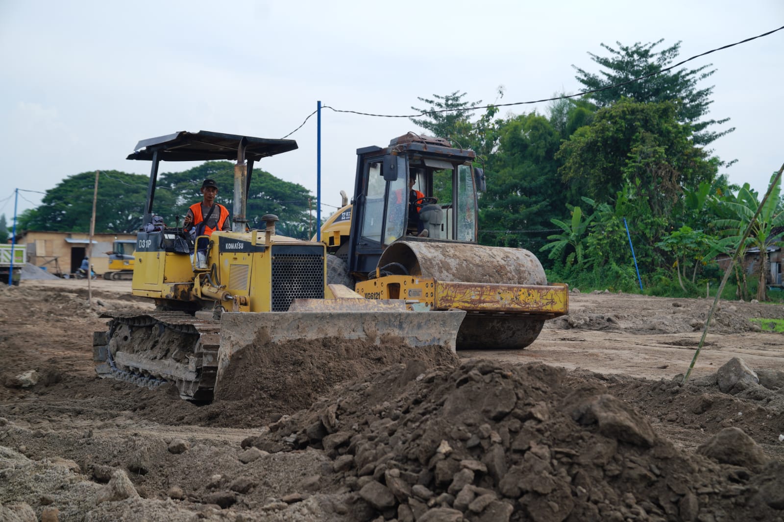 Foto 6 dari 6: Cek Pembangunan Pondok Lansia, Tim KPK Pastikan Proyek Sesuai Aturan
