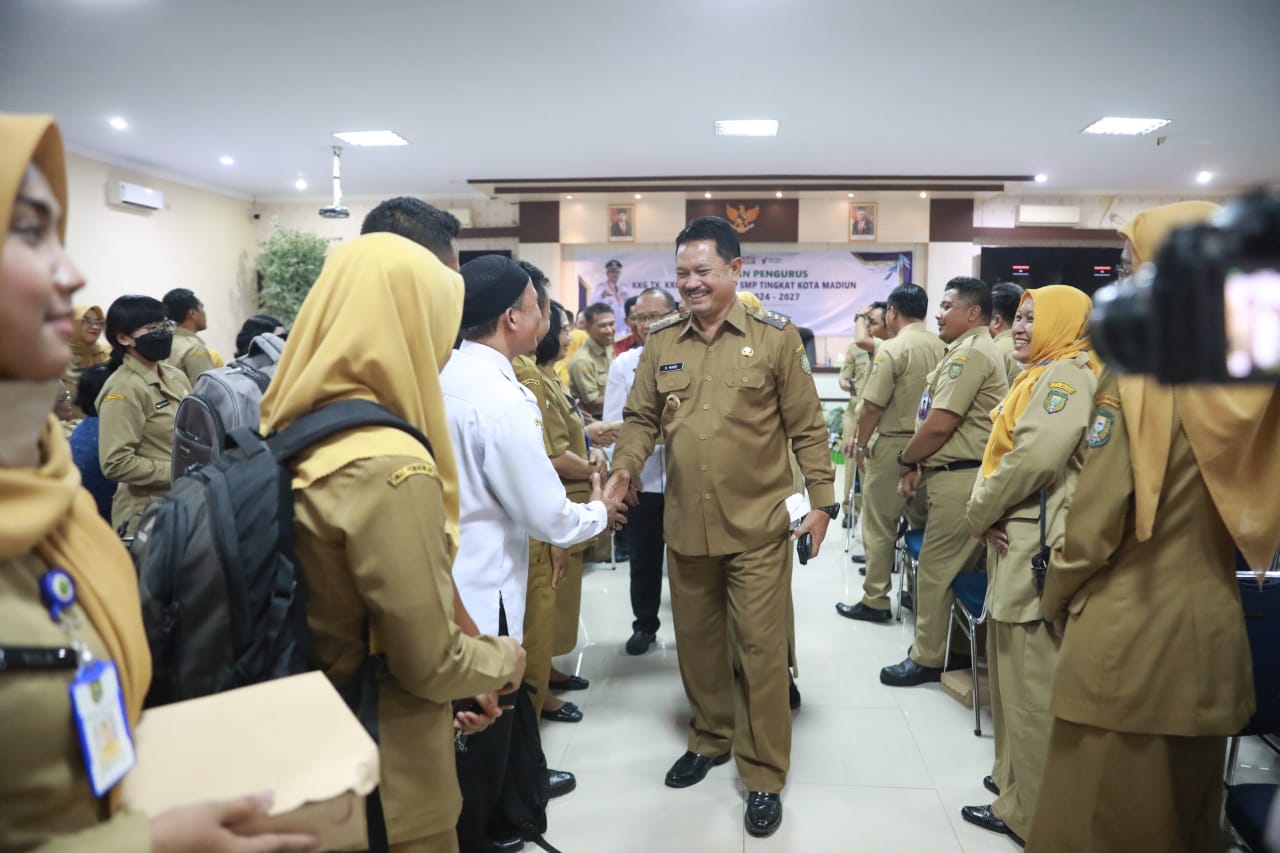 Foto 10 dari 12: Lantik Pengurus Baru KKG Dan MGMP, Wali Kota Pesan Optimalkan Pendidikan Di Kota Pendekar