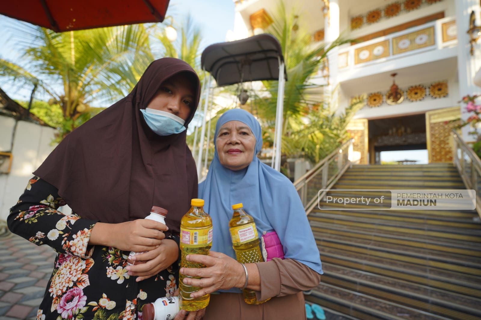 Foto 7 dari 9: Santuni Anak Yatim Piatu, Wali Kota Harap Beri Manfaat Bagi Kehidupan