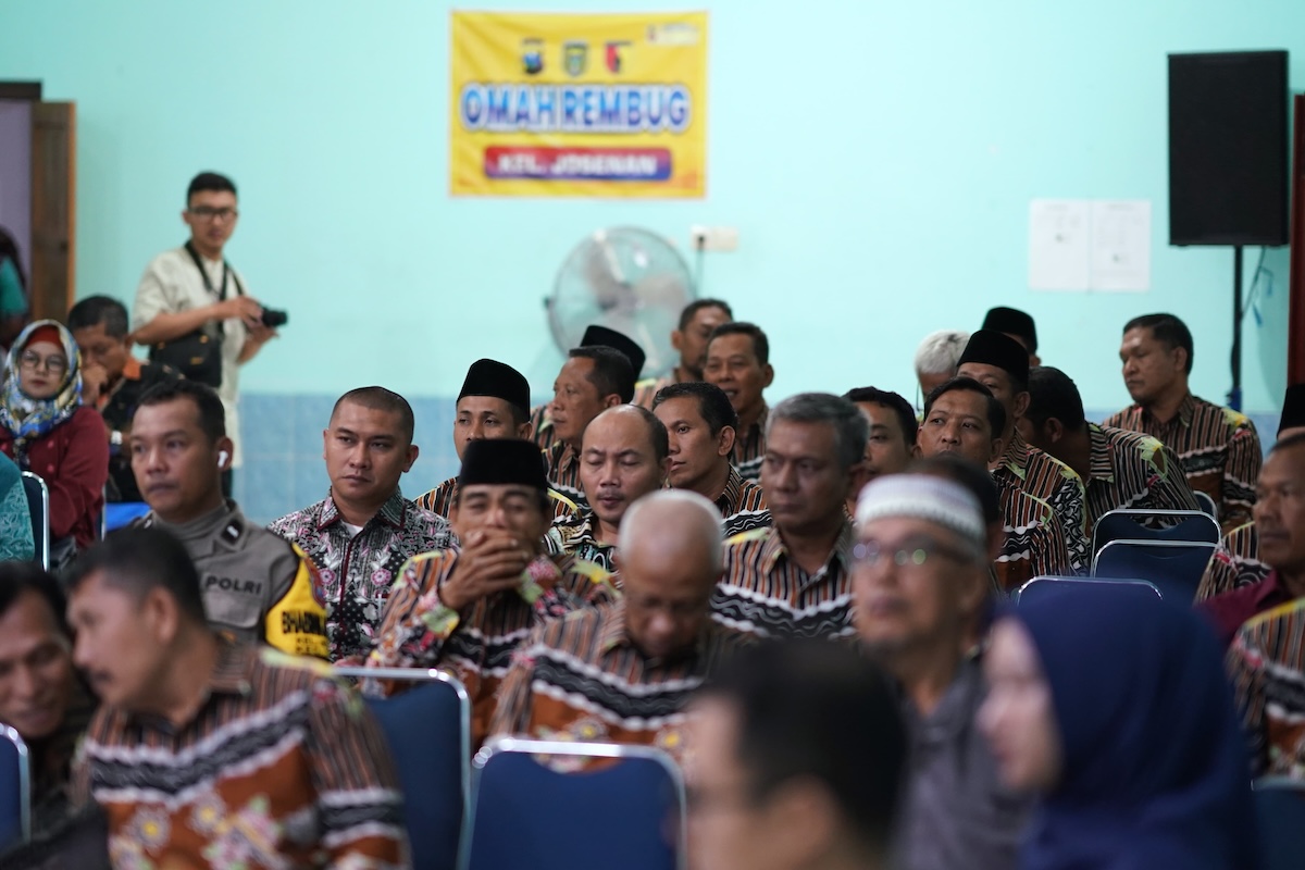 Foto 8 dari 10: Pimpin Musrenbang di Kelurahan Josenan, Wali Kota Pesan Jaga Kerukunan untuk Sukseskan Pembangunan