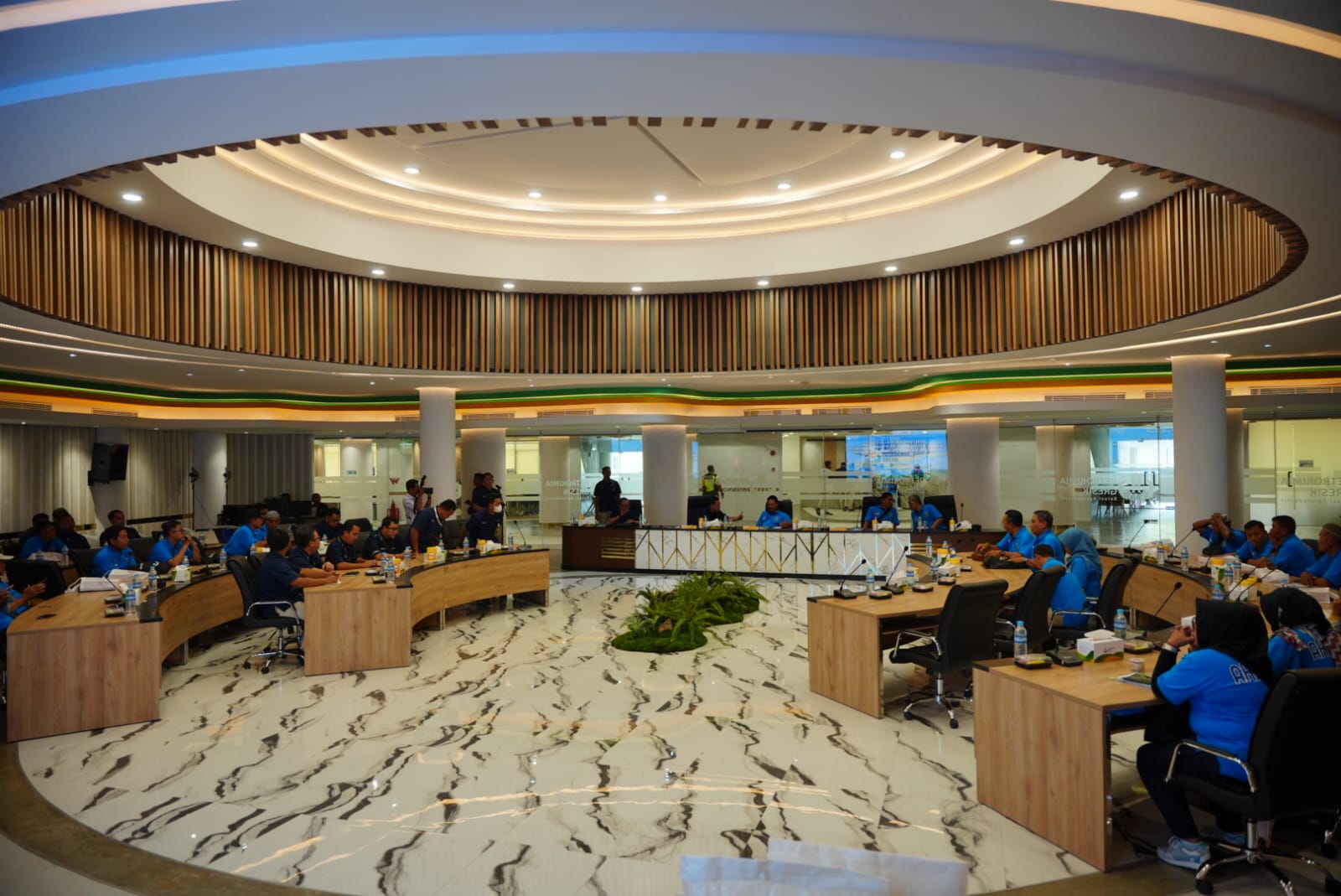 Foto 1 dari 8: Wali Kota Madiun Ajak Petani Studi Banding di Petrokimia, Belajar Kiat Inovasi Pertanian