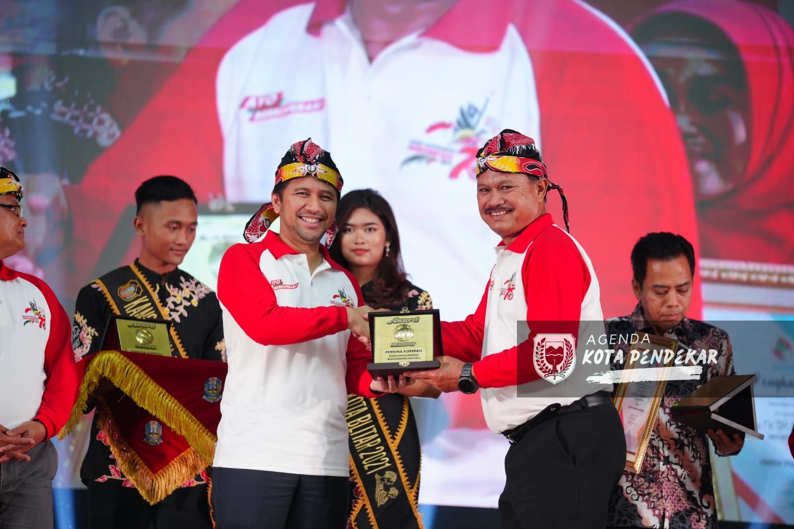 Wali Kota Maidi Raih Penghargaan Pembina Koperasi di Gebyar Puncak Acara Peringatan Hari Koperasi Indonesia Ke 76 Jatim