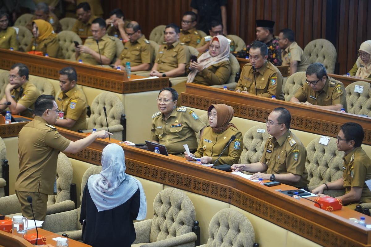Foto 1 dari 14: Pj Wali Kota Ikuti Rapat Kerja dan RDP Bersama Komisi II DPR RI, Bahas Persiapan dan Kesiapan Pilkada