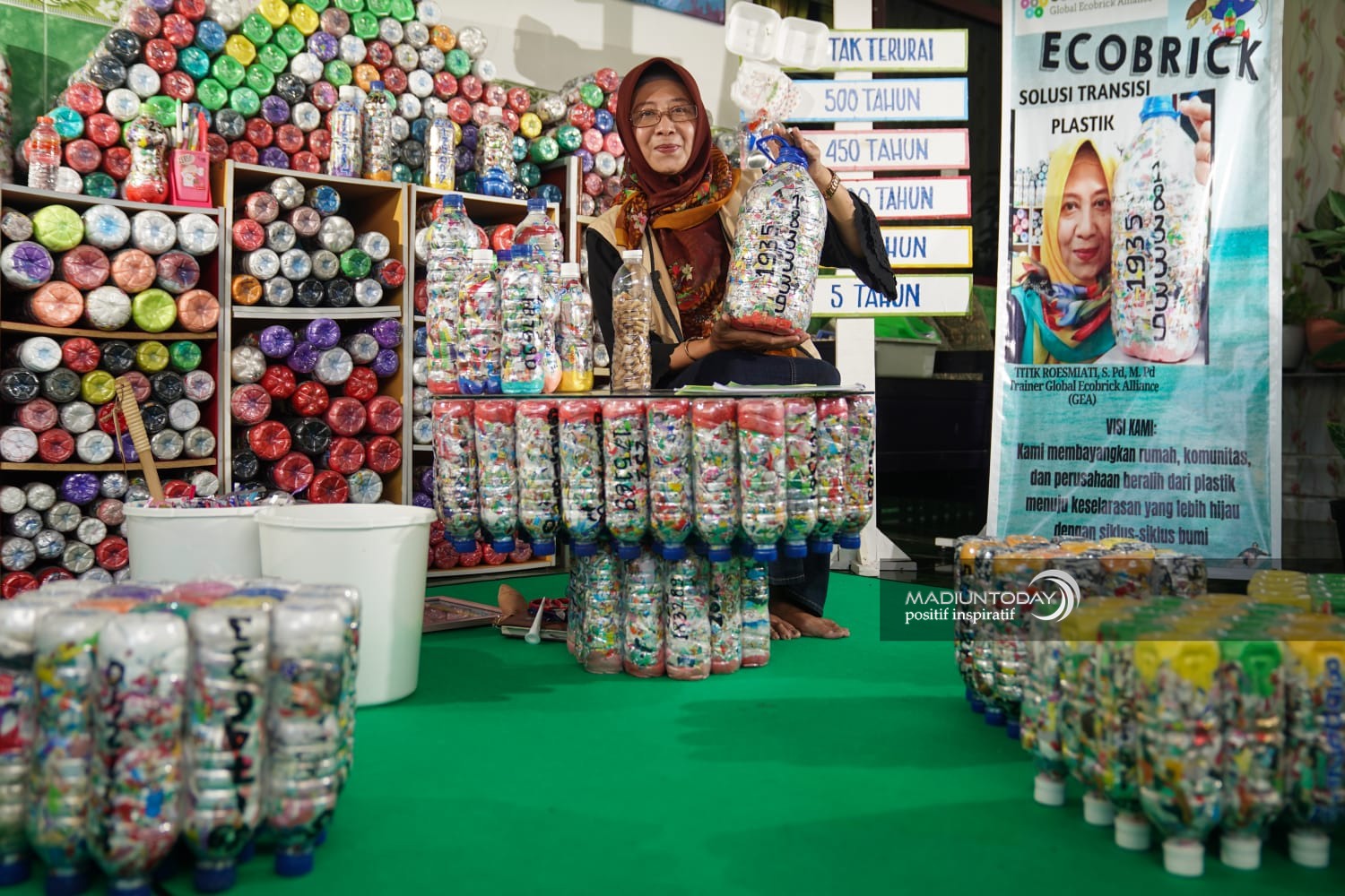 Foto 5 dari 9: Kreatif, Warga Nambangan Lor Kelola Sampah Plastik Melalui Ecobrick