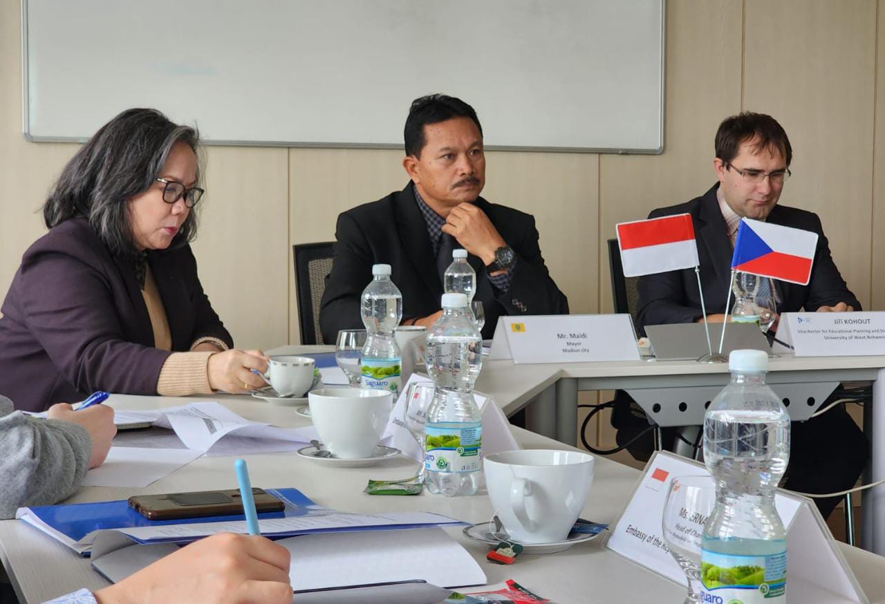 Kunjungi University of West Bohemia, Wali Kota Maidi Jajaki Kerja Sama Bidang Pendidikan