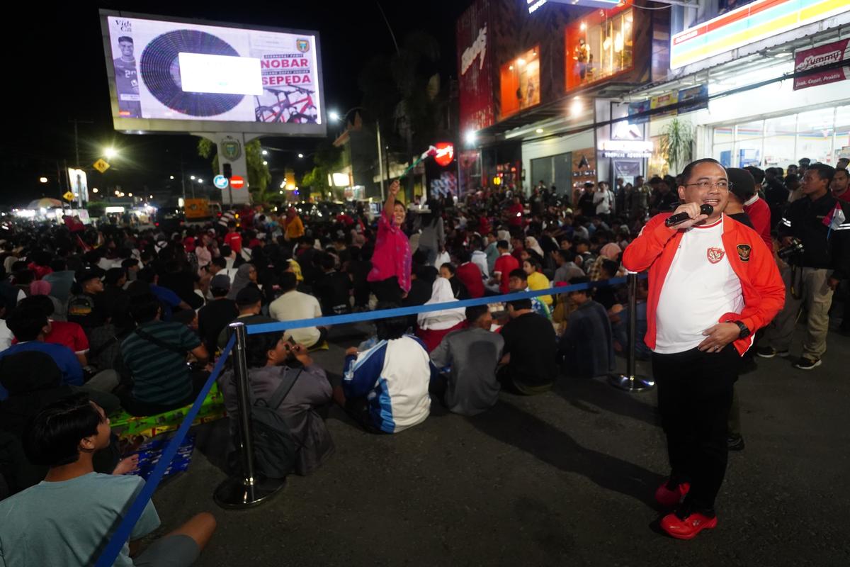 Foto 9 dari 9: Pemkot Gelar Nobar Berhadiah Sepeda, Pj Wali Kota: Antusias Masyarakat Luar Biasa