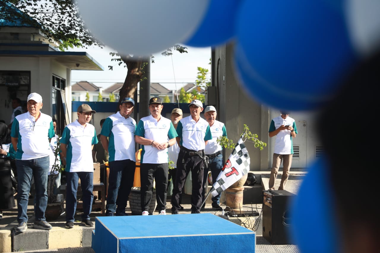 Foto 3 dari 18: Berangkatkan Jalan Sehat Dies Natalis ke-11 PNM, Wali Kota Apresiasi Mahasiswa PNM yang Banyak Keluar Negeri