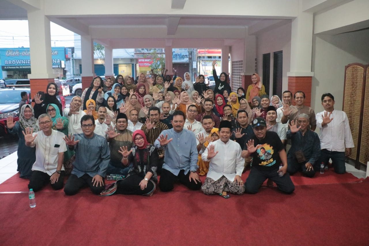 Foto 8 dari 8: Buka Gerai Nasi Pecel dan Oleh-oleh Gedung Dekranasda, Wali Kota: Ini Melengkapi Paket Wisata di Kota Pendekar