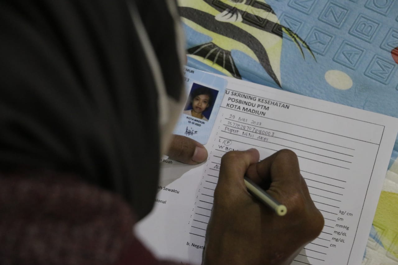 Foto 4 dari 6: Deteksi Dini Kanker Serviks, Puskesmas Manguharjo Gelar Pemeriksaan IVA