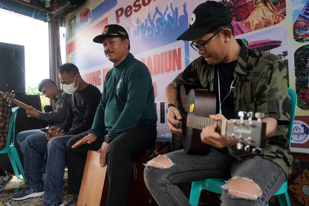 Foto utama berita: Hadiri Festival Akustik Hingga Resmikan Rumah Wingko, Wali Kota Apresiasi Warga Aktif Dukung Pembangunan Kota