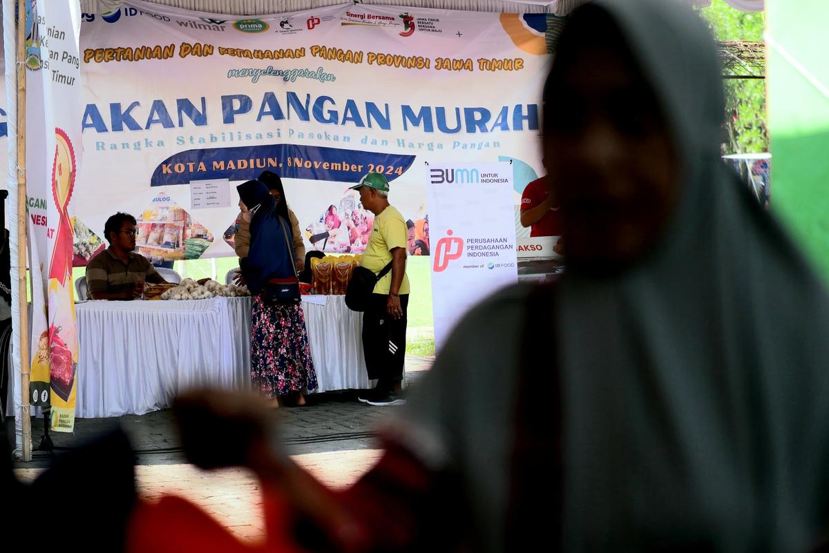 Foto 1 dari 19: Stabilisasi Harga Dan Stok Bahan Pangan, Pemprov Jatim - Pemkot Madiun Hadirkan Gerakan Pangan Murah