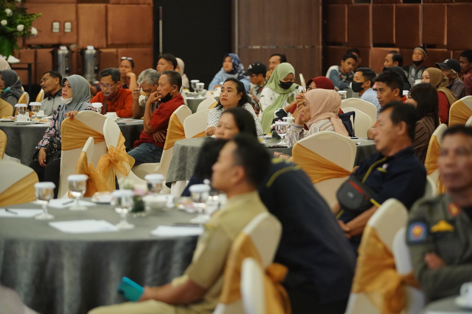 Foto 5 dari 10: Gelar Pembinaan Bagi PKL, Wali Kota Pesan Jaga Kualitas Dalam Berjualan