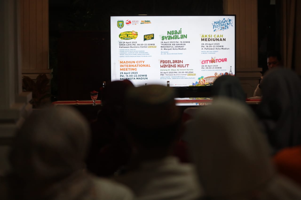 Foto 10 dari 10: Pengarahan Malam Lanjut Sepedahan, Wali Kota Ingin Kepala OPD Tetap Bugar di Kala Ramadan
