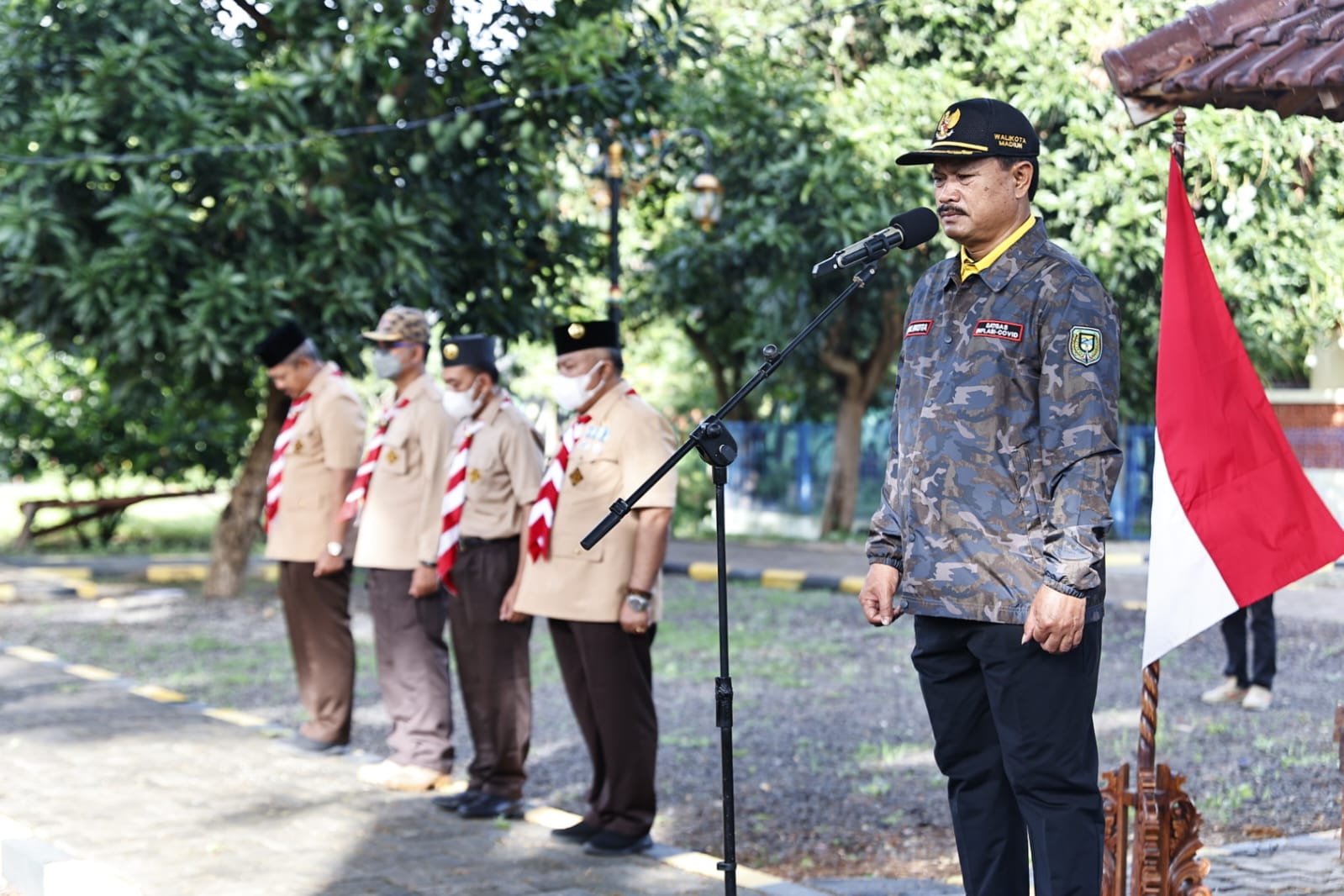 Foto 5 dari 11: Berangkatkan Peserta Lomba Pramuka Tingkat IV, Wali Kota: Pramuka Pribadi yang Tahan Banting