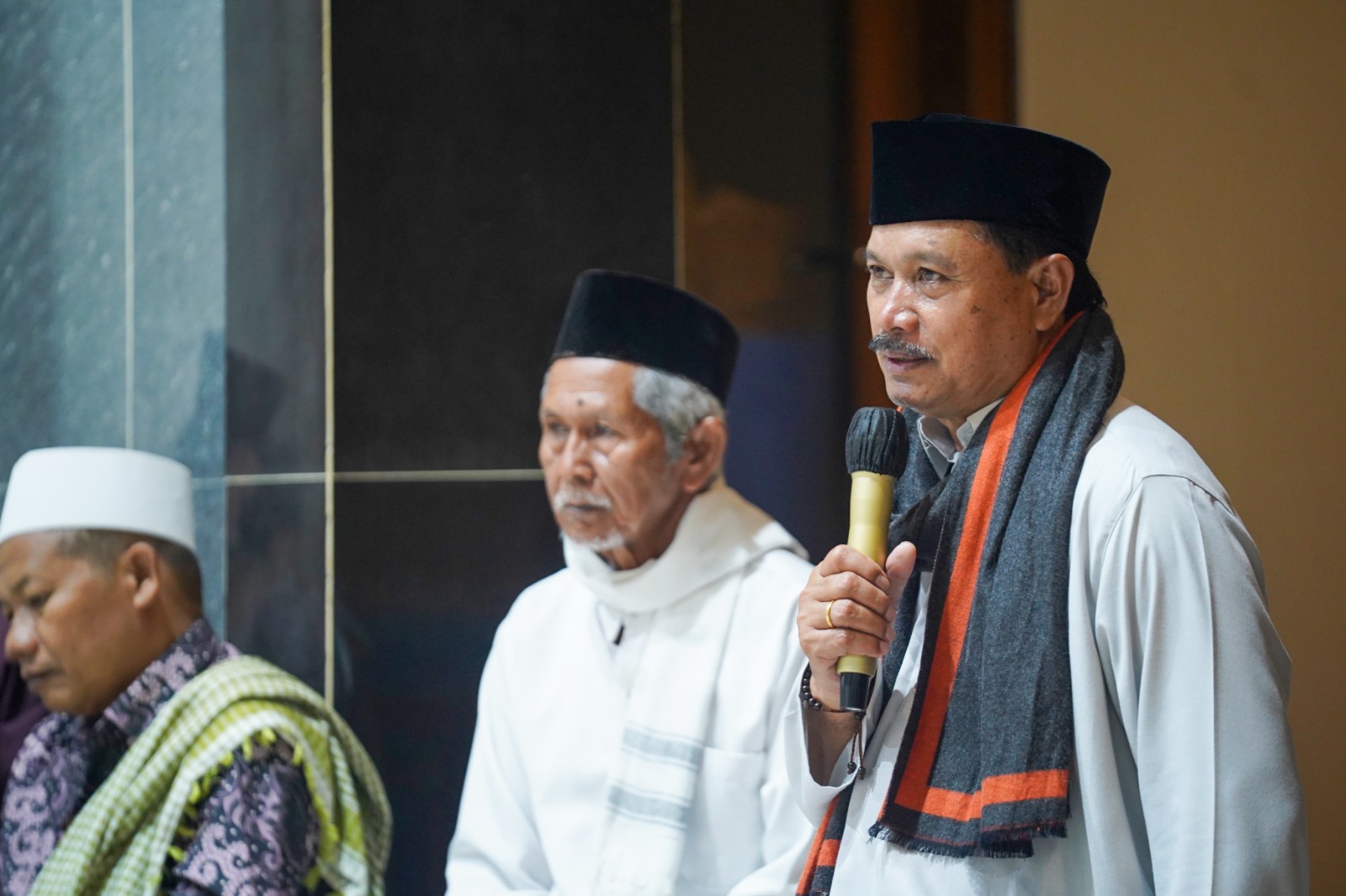 Foto 2 dari 10: Terus Berlanjut, Wali Kota Gelar Safari Ramadan di Masjid Al-Barokah