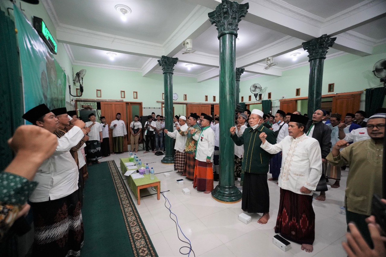 Foto 6 dari 10: Hadiri Peringatan Hari Santri PCNU, Wali Kota Sampai Terima Kasih Atas Peran Santri dan Kiai