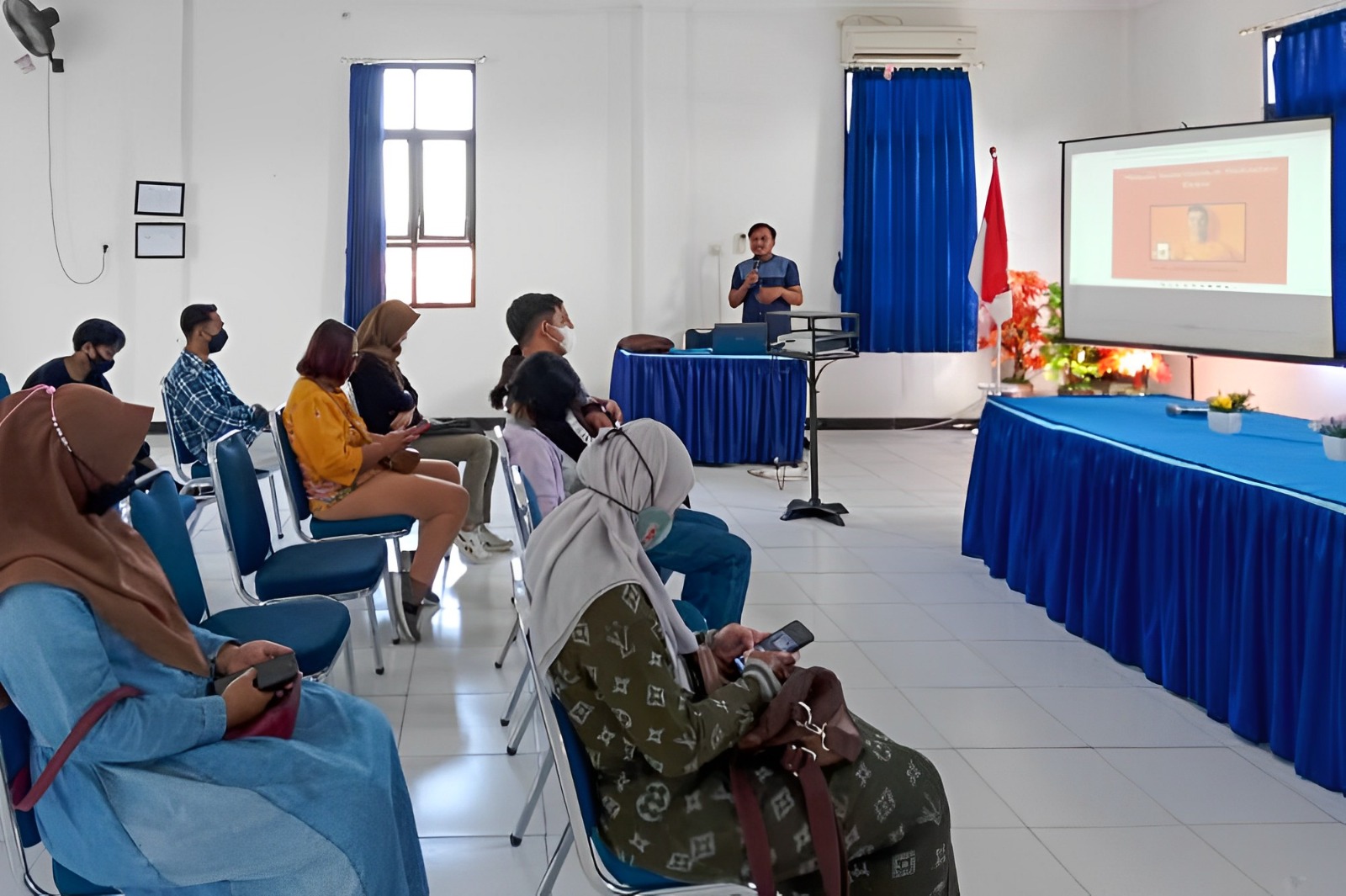 Foto 7 dari 10: Inovasi Literasi TIK KIM Pandan Arum Raih Penghargaan Dunia, Begini Sejumlah Kegiatannya