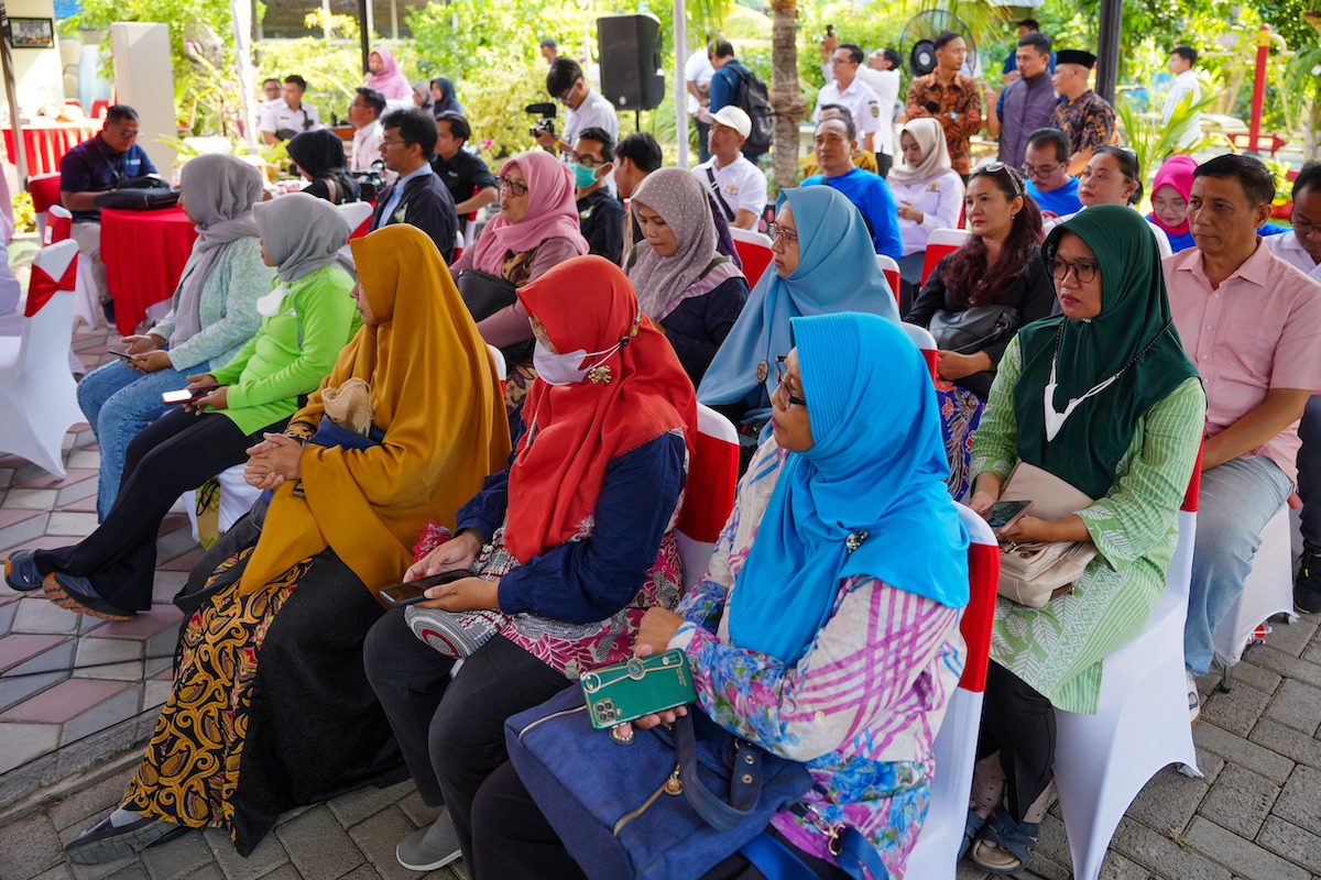Foto 1 dari 11: Kunker di Kota Pendekar, Mendag Tinjau UMKM dan Beri Bantuan Pangan