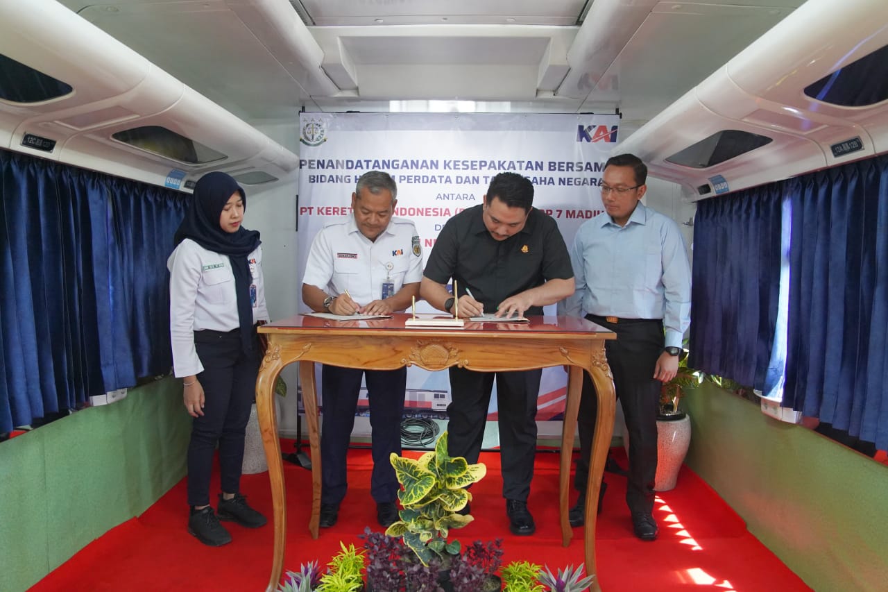 Foto 2 dari 5: Komitmen Pengamanan Aset, KAI Daop 7 Jalin MoU Dengan Kejari