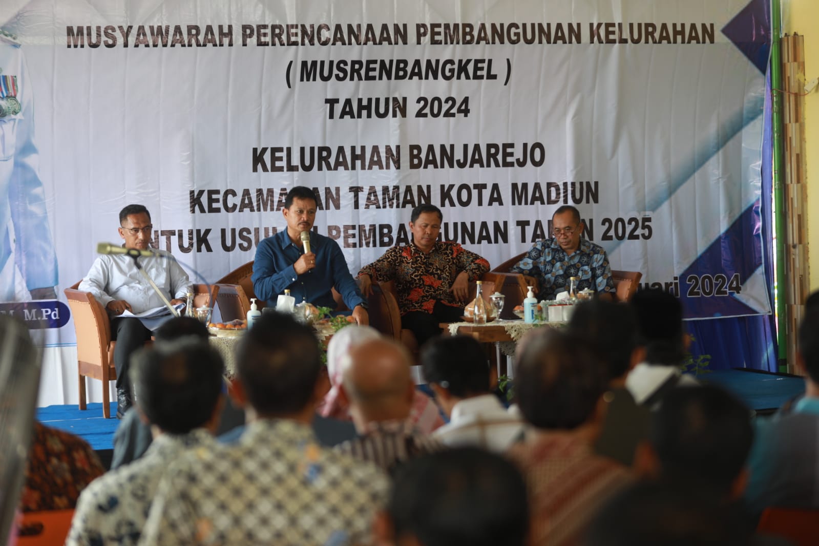 Foto 6 dari 15: Musrenbang di Kelurahan Banjarejo dan Demangan, Wali Kota: Ada Banyak Pembangunan di Tingkat Lingkungan