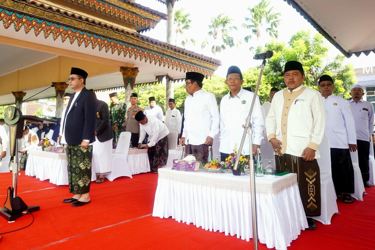 Foto 17 dari 19: Peringati Hari Santri, Pj Wali Kota Harap Santri Tingkatkan Kemandirian dan Lanjutkan Perjuangan