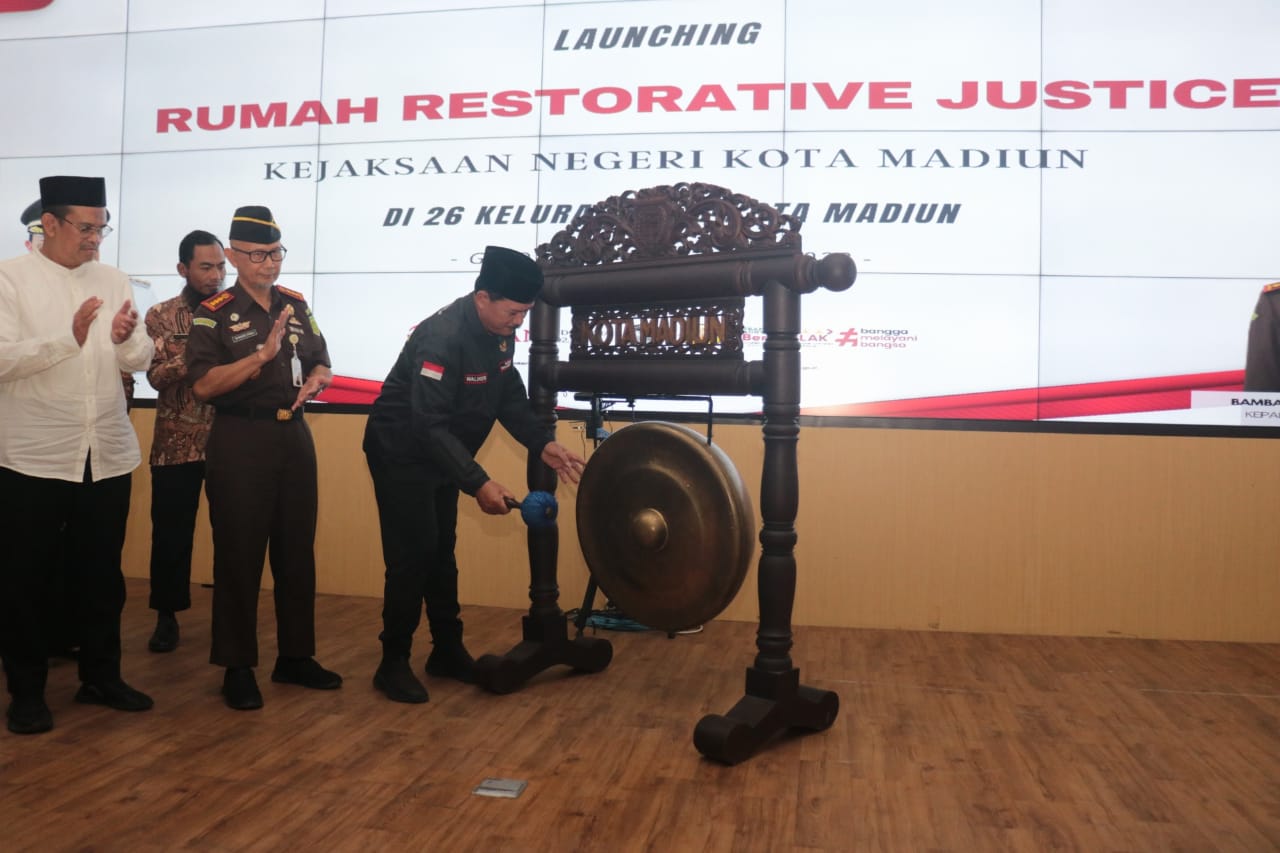 Foto 1 dari 12: Launching Rumah Restorative Justice di 26 Kelurahan, Wali Kota Sampaikan Apresiasi Kepada Kejaksaan