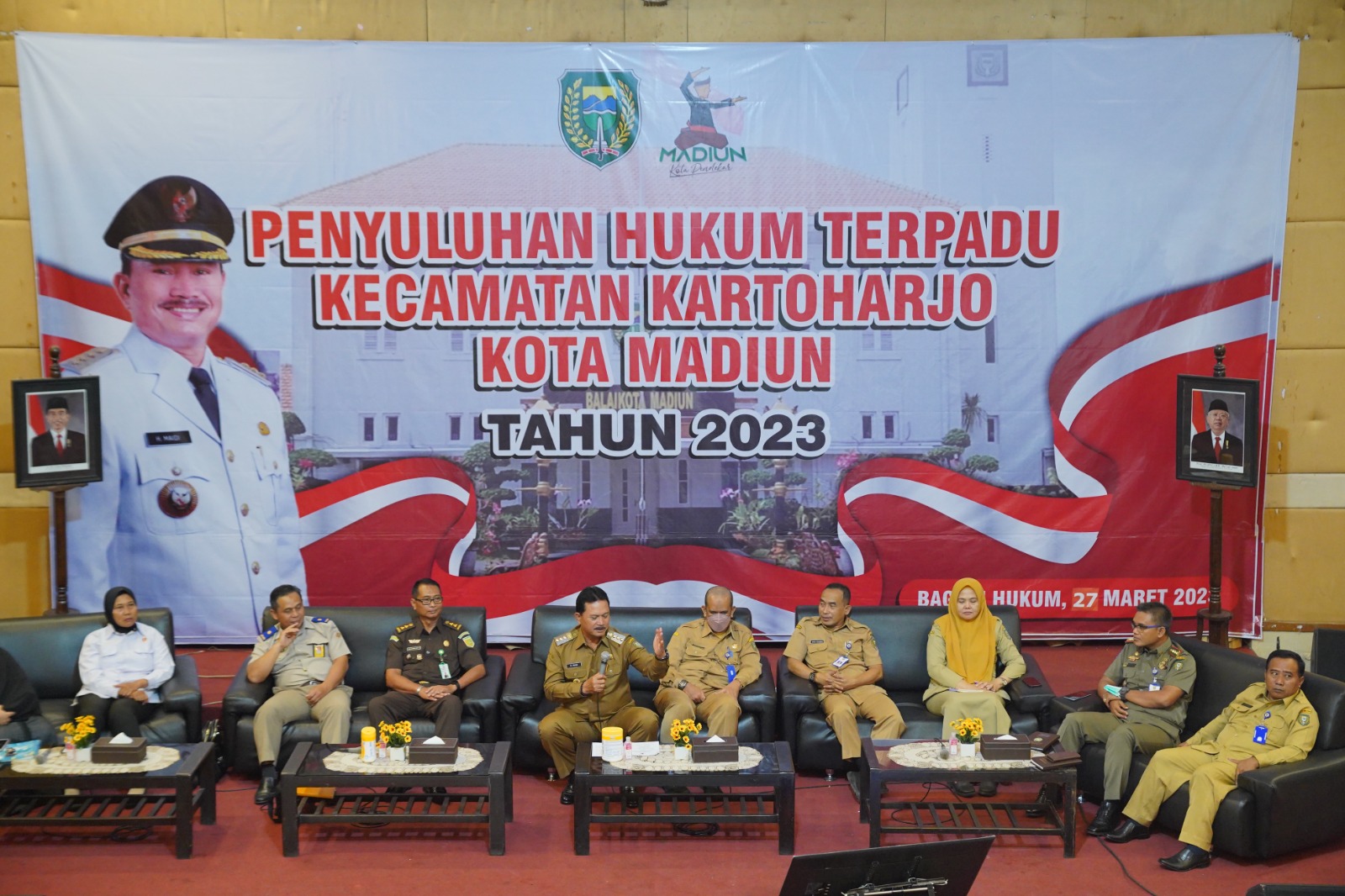 Foto 1 dari 10: Beri Penyuluhan Hukum Terpadu, Wali Kota: Masyarakat Harus Melek Hukum