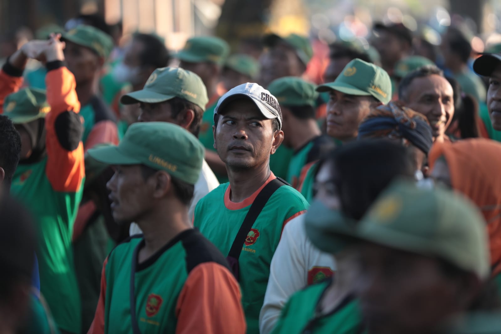 Foto 3 dari 11: Gelar Senam Bersama Satlinmas, Wali Kota : Satlinmas Harus Sehat
