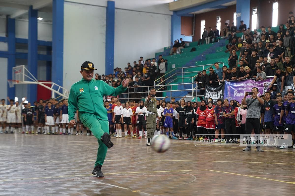Foto 2 dari 9: Buka Event Futsal Wali Kota Cup, Wali Kota Pesan Jaga Sportivitas
