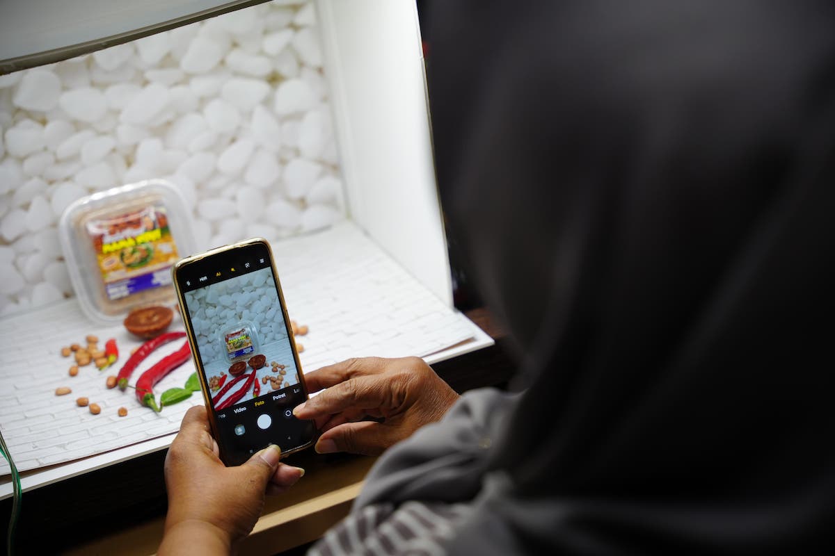 Foto 6 dari 9: Tingkatkan Nilai Jual, Puluhan Pelaku Usaha Ikuti Pelatihan Foto Produk Di Balai Kota