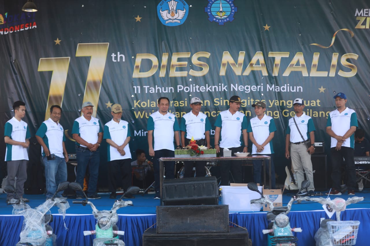 Foto 9 dari 18: Berangkatkan Jalan Sehat Dies Natalis ke-11 PNM, Wali Kota Apresiasi Mahasiswa PNM yang Banyak Keluar Negeri