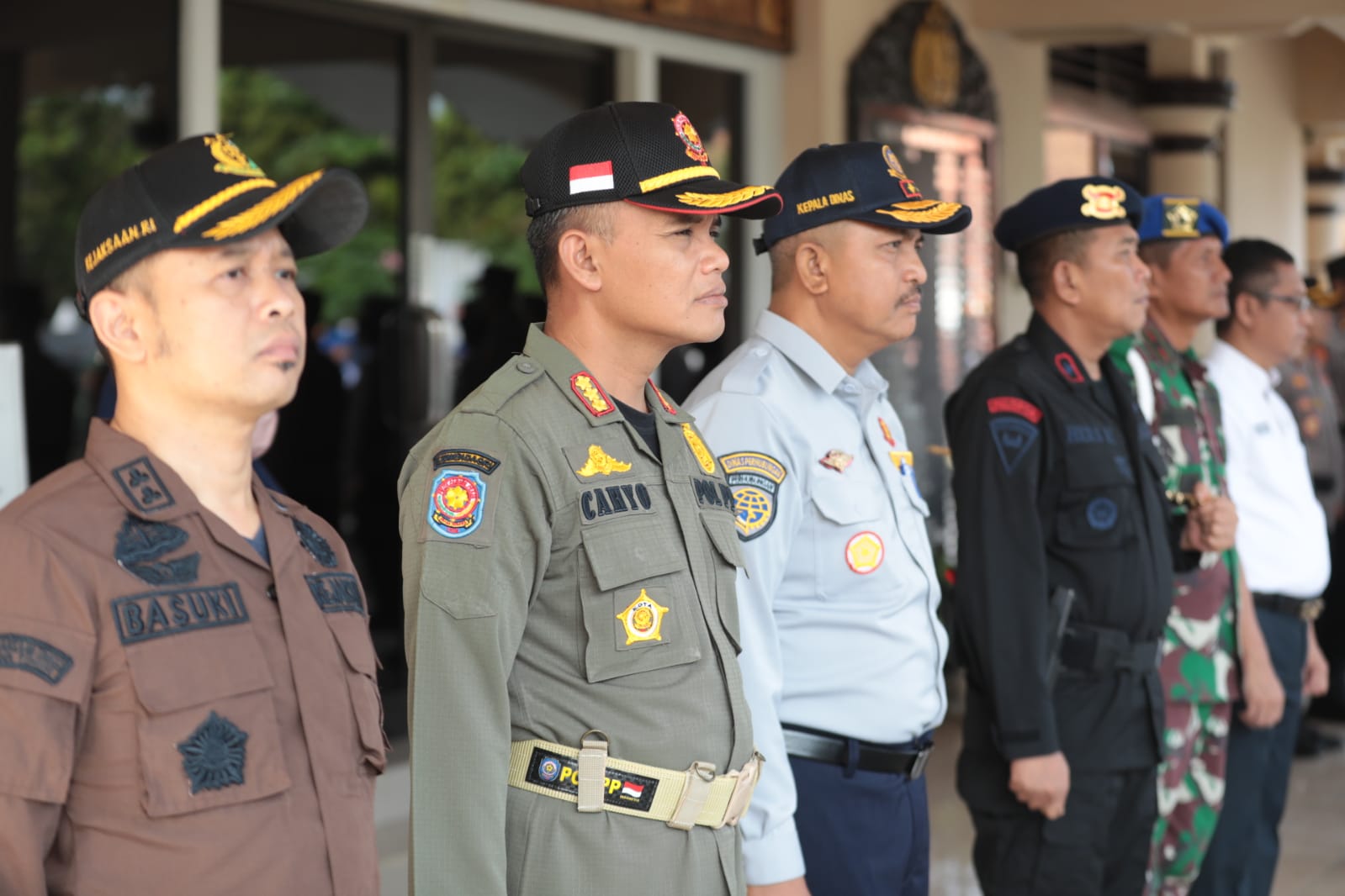 Foto 7 dari 10: Pimpin Apel Gelar Pasukan Ops Ketupat Semeru 2023, Wali Kota: Aman dan Nyaman Kebutuhan Masyarakat
