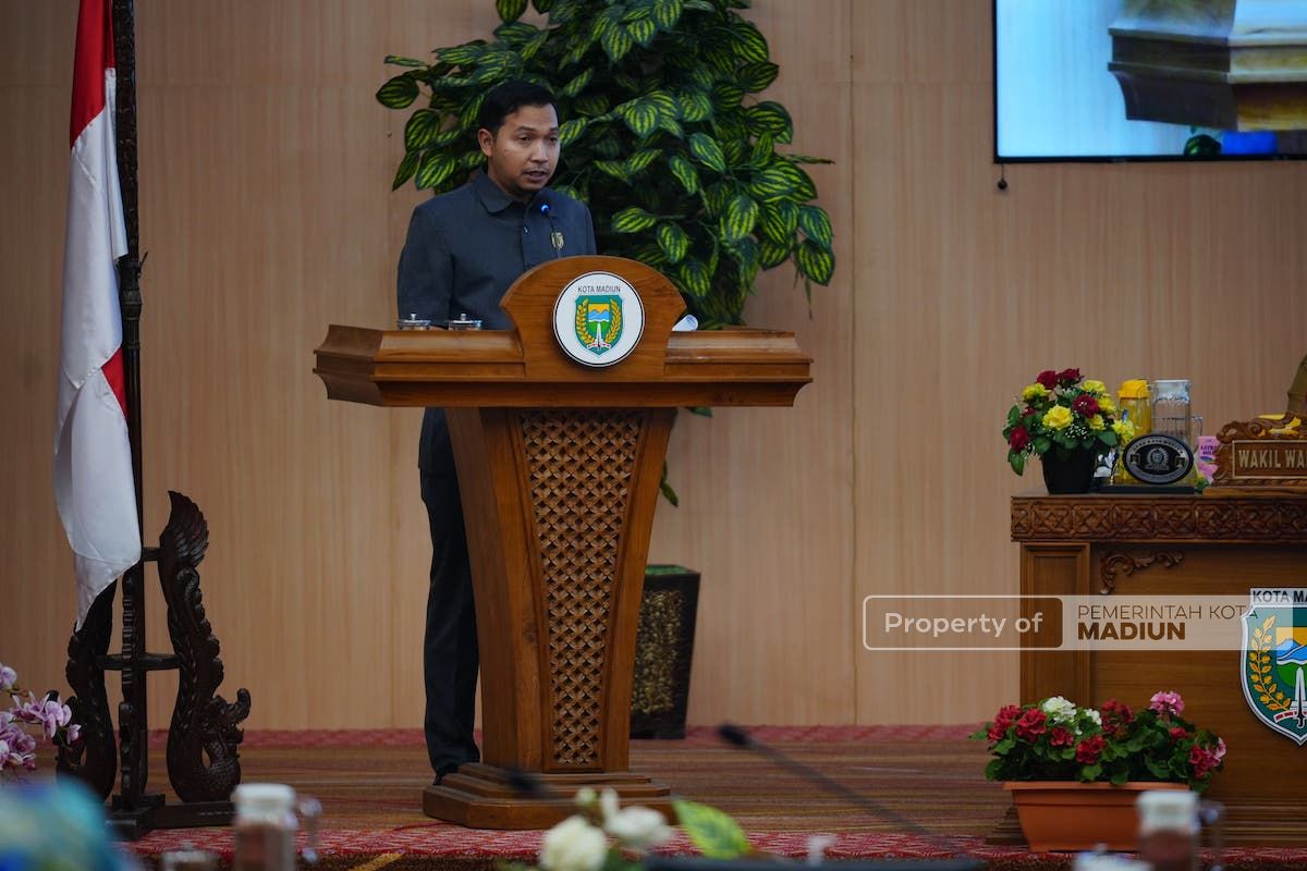 Foto 6 dari 8: Pembahasan Raperda APBD 2024 Berlanjut, Tujuh Fraksi Sampaikan Pemandangan Umum Pada Sidang Paripurna