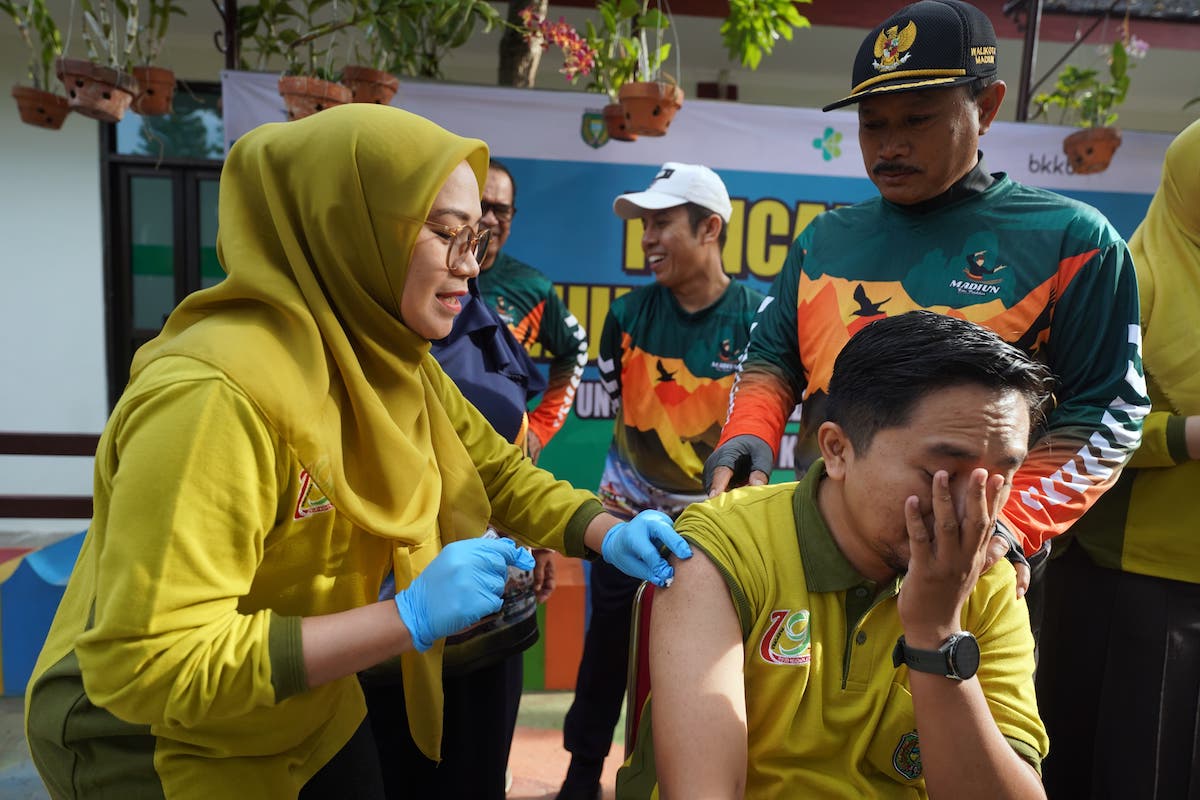 Foto 1 dari 9: Pemkot Gelar Pencanangan Imunisasi Hepatitis B Bagi Tenaga Medis dan Nakes