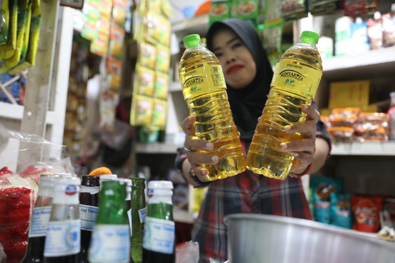 Foto 1 dari 5: Kota Madiun Dijatah 12 Ribu Liter Minyakita, Dinas Perdagangan Segera Salurkan Ke Pedagang