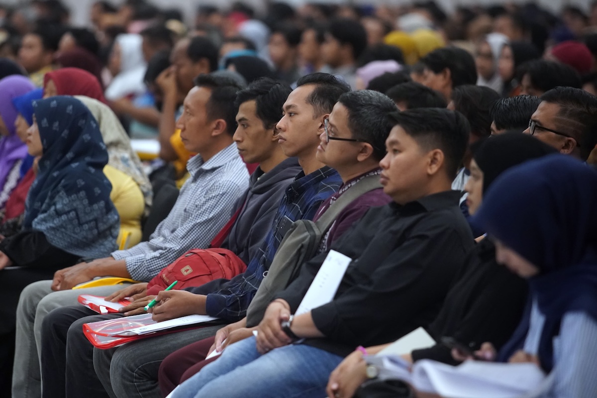 Foto 4 dari 9: Beri Pembekalan Petugas Caraka Pemilu 2024, Wali Kota Pesan Jalankan Tugas dengan Amanah