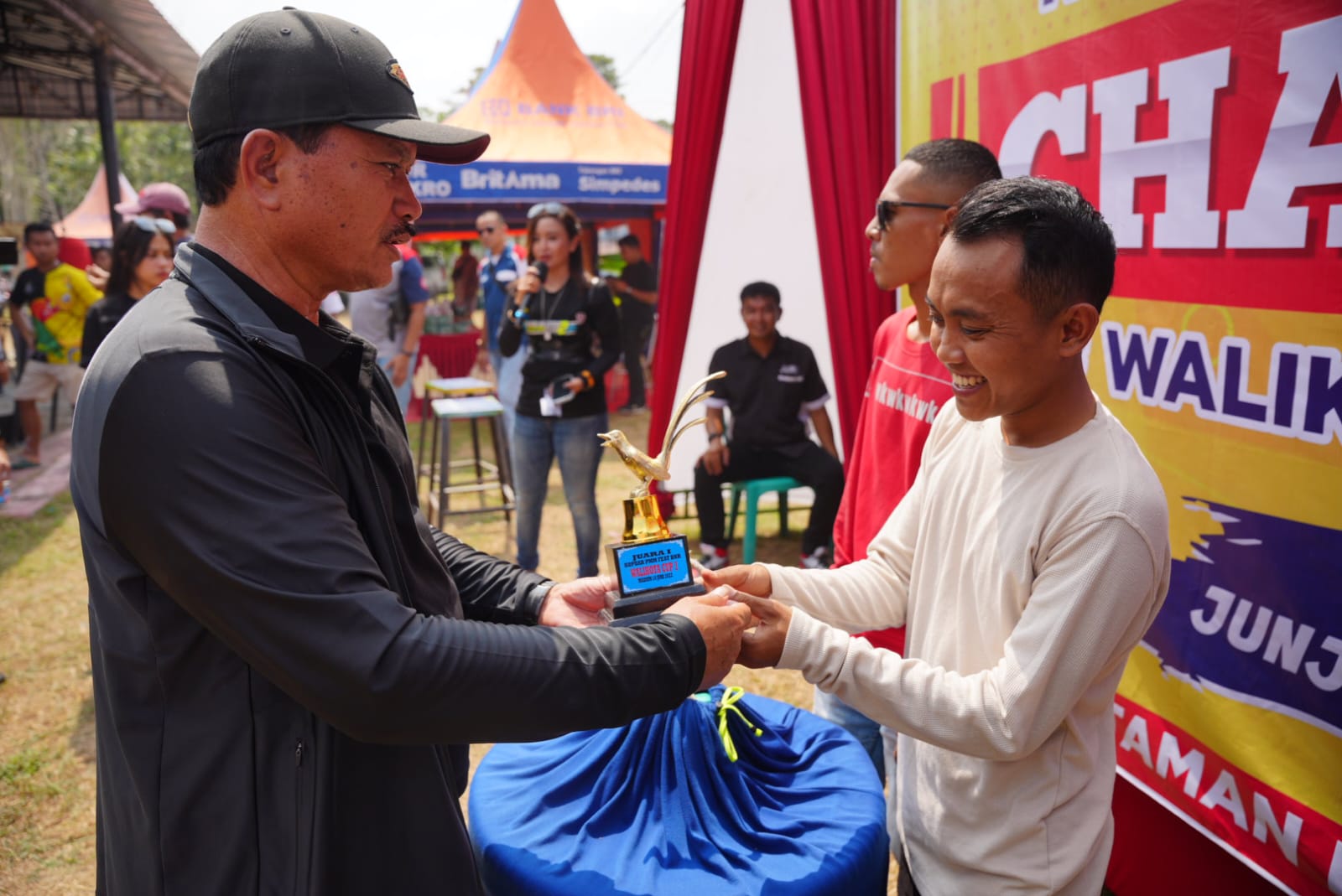 Foto 2 dari 3: Lomba Burung Berkicau Wali Kota Cup, Wali Kota Apresiasi Antusiasme Peserta