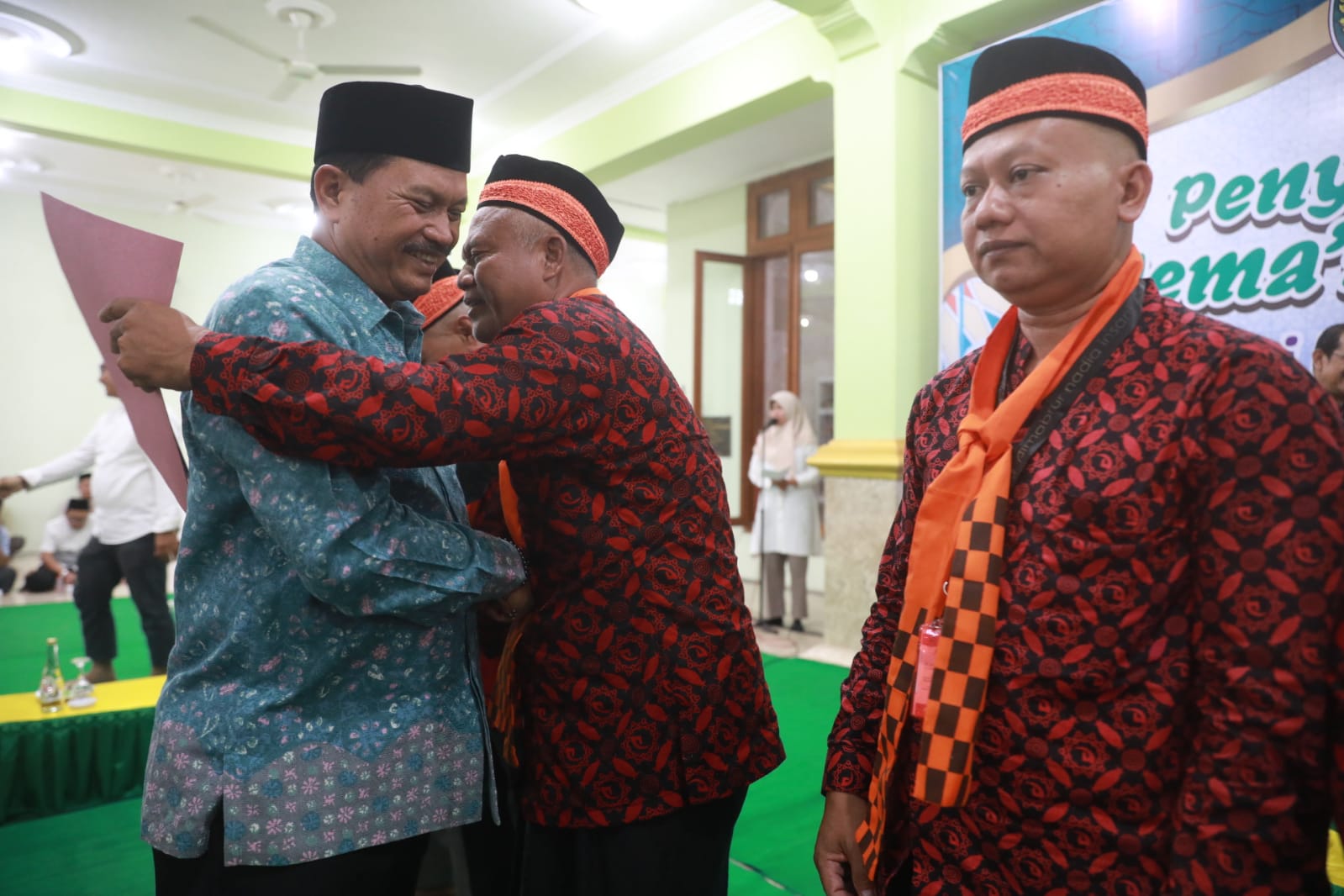 Sambut Jamaah Umroh di Masjid Baitul Hakim, Wali Kota Dr.Maidi Pesan Selalu Tanam Kebaikan