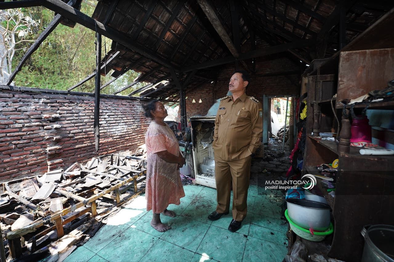 Foto utama berita: Pemkot Madiun Gandeng Baznas Salurkan Bantuan Bagi Korban Kebakaran Di Kaswari
