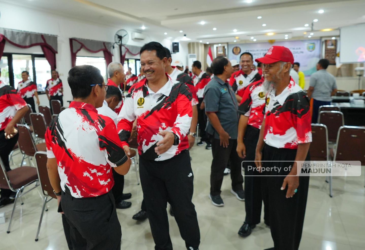 Foto 8 dari 8: Hadiri Pelantikan Pelti, Wali Kota Pesan Tingkatkan Prestasi Atlet
