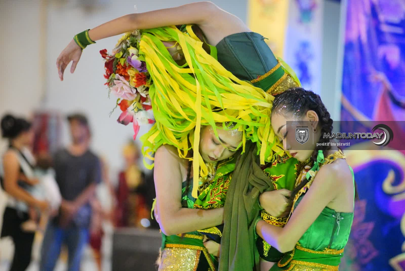 Foto 1 dari 14: Pasar Sleko Kembali Bergeliat, Aksi Tari Tradisional Anak Muda Mulai Dilirik Provinsi