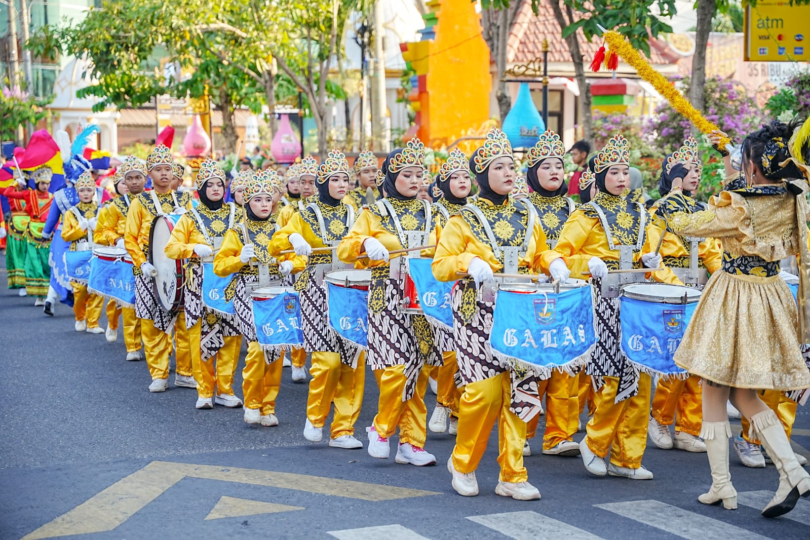 Foto 4 dari 7: Bawakan Tema Pencak Silat Dan Retno Dumilah, Parade Senja Pukau Pengunjung PSC