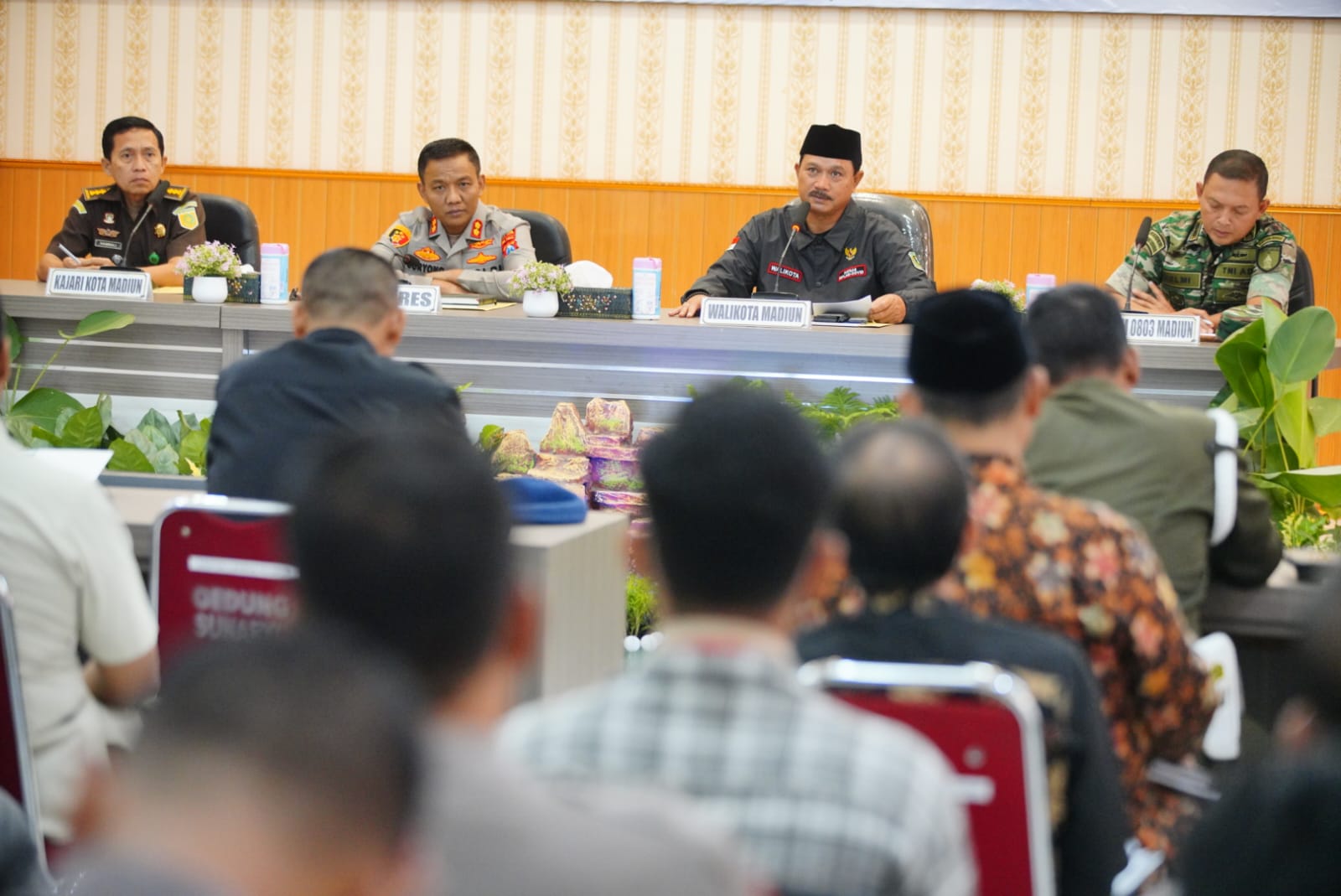 Foto 2 dari 7: Jelang Operasi Ketupat Semeru 2023, Wali Kota Ikuti Rakor Bersama Forkopimda