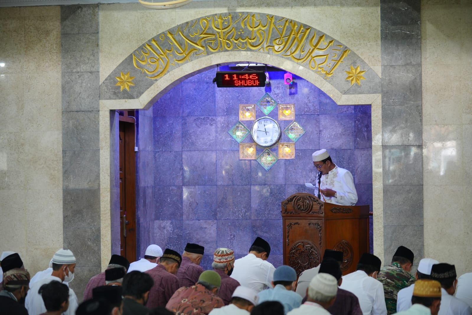 Foto 7 dari 10: Safari Ramadan Salat Jumat di Masjid At-Taqwa, Wali Kota Ajak Jamaah Tingkatkan Ibadah