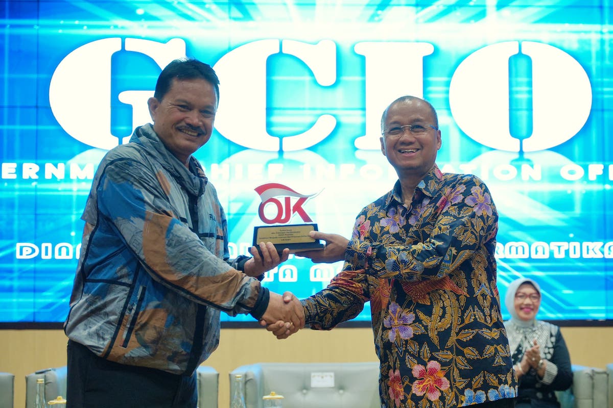 Foto 3 dari 7: Agar Tak Gampang Terjerat Pinjaman Ilegal, Pemkot Gandeng OJK Beri Literasi Keuangan Kepada Pelaku Usaha
