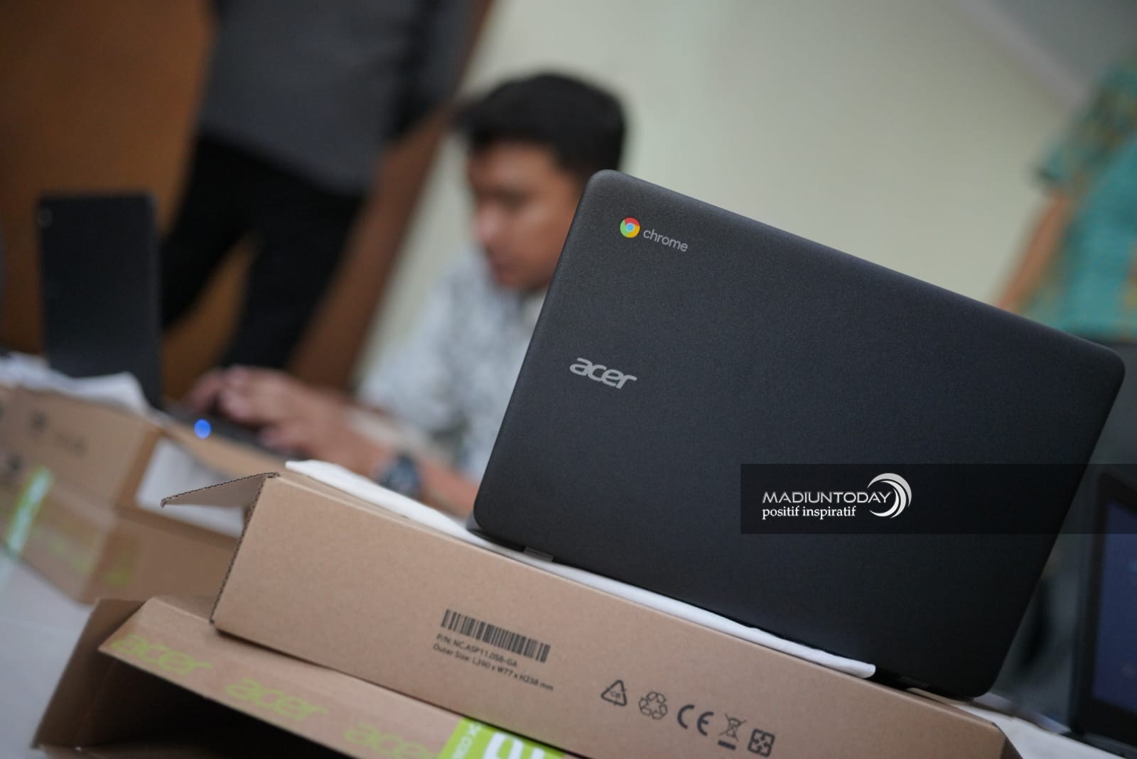 Foto 2 dari 6: Mulai Pengecekan Laptop, Libatkan Tim Ahli dari PNM, Ditarget Dua Minggu Selesai