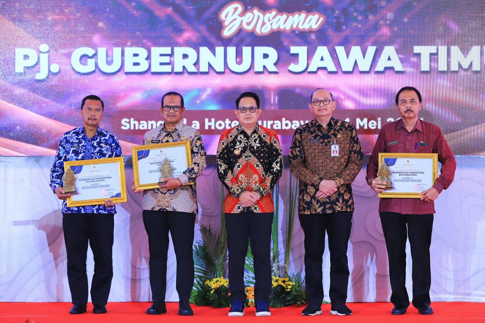 Foto 1 dari 3: Patuh dan Taat Pajak, Kota Madiun Raih Peringkat II Kepatuhan Pembayaran Pajak Kendaraan Dinas Operasional Tingkat Jawa Timur
