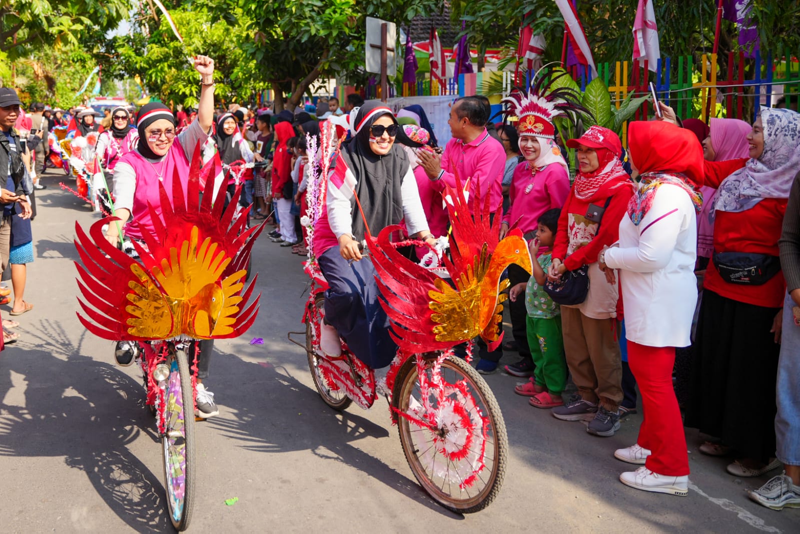 Foto 9 dari 9: Bertabur Kreasi Warga Lewat Blooming Carnival Kelurahan Banjarejo